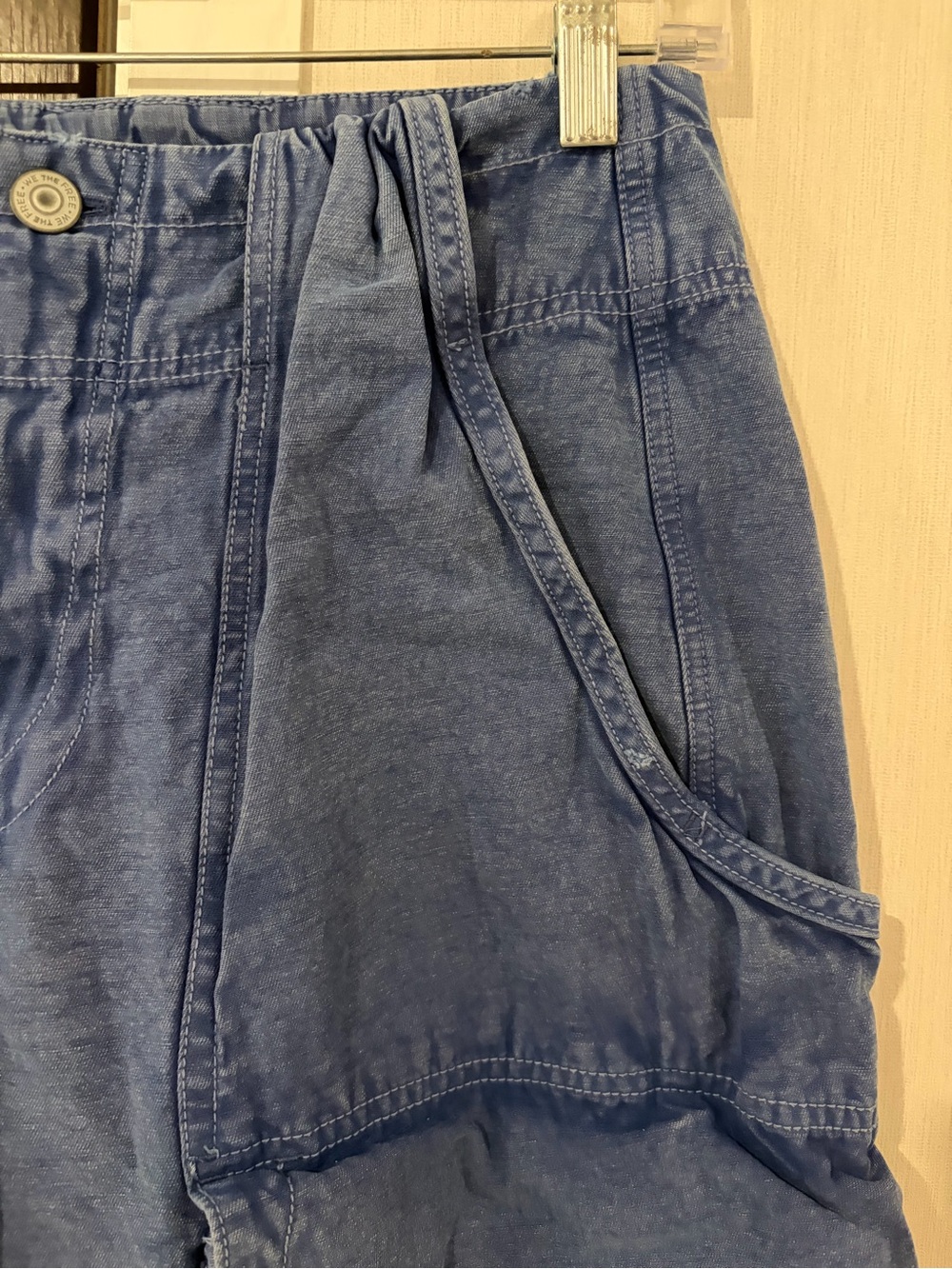 We The Free Brentwood Slouchy Cargo Pants Ebb & Flow (Blue) Size 6 NWOT Barrel - Picture 4 of 10